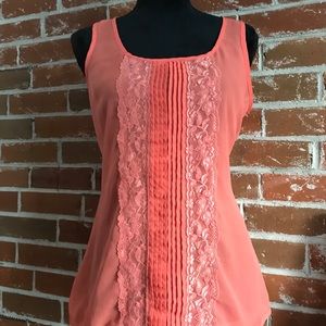 Sleeveless tank/blouse top. Size S.